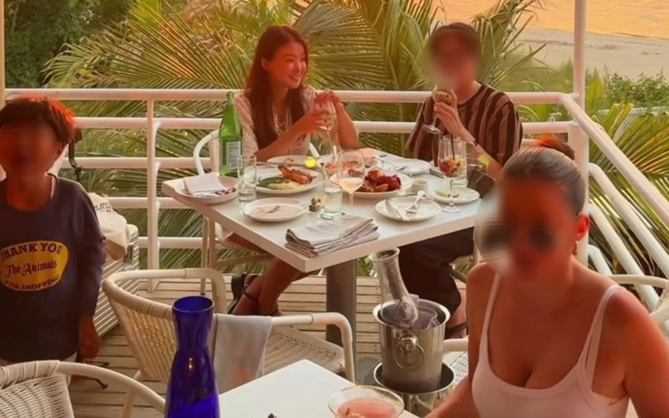 Lee Si Young Picu Kontroversi Saat Liburan di Luar Negeri [Instagram]